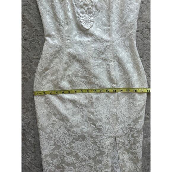 Vintage Cream Embroidered Lace Dress with Side Slit – Size S (Approx. 2/4) - Picture 7 of 11